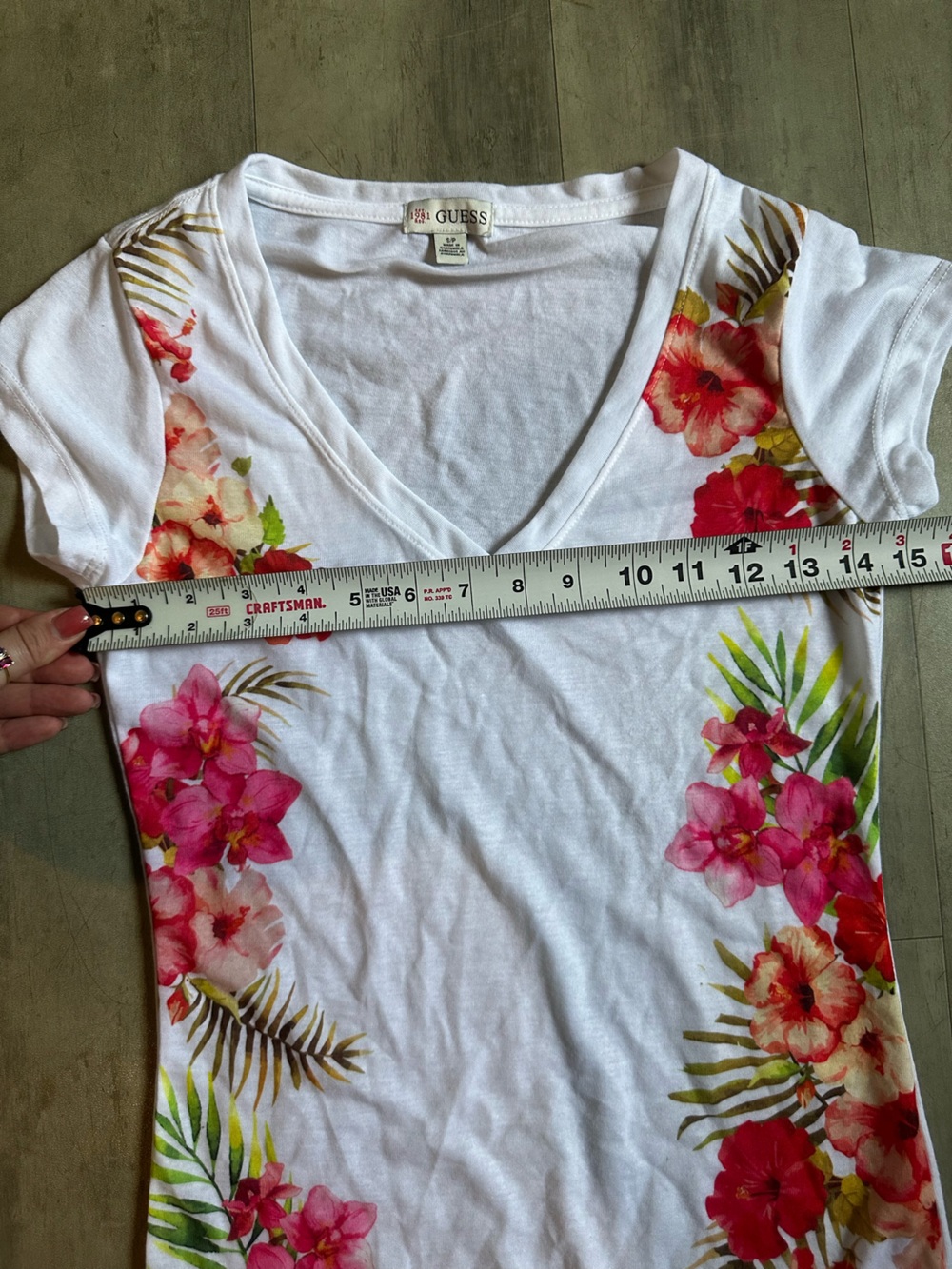 Guess White Tee with side floral details - Picture 4 of 4